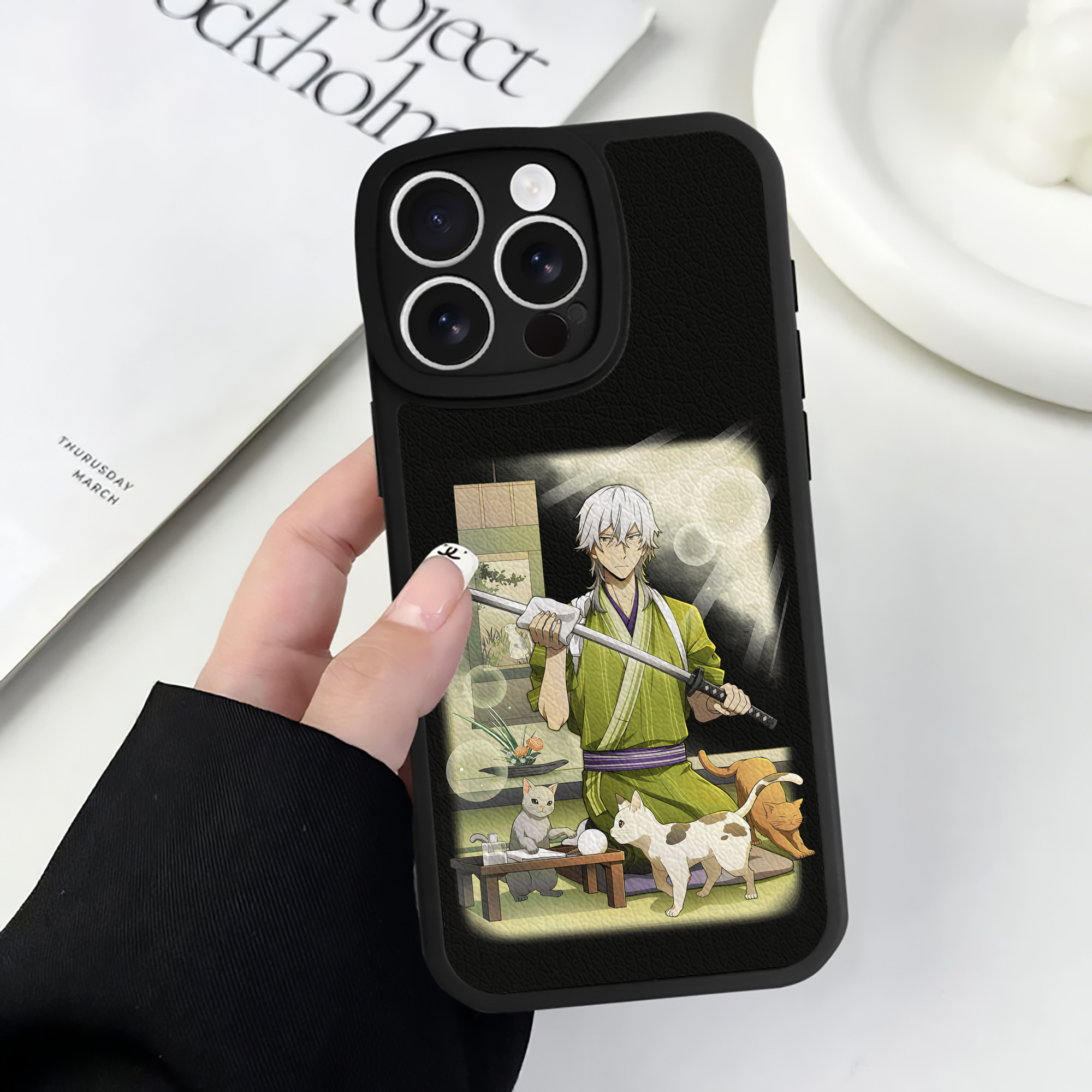 （画像用） 文豪ストレイドッグス Bungo Stray Dogs 【iPhone 16シリーズ対応】シリコンスマホケース（レザー調） 材質：シリコン